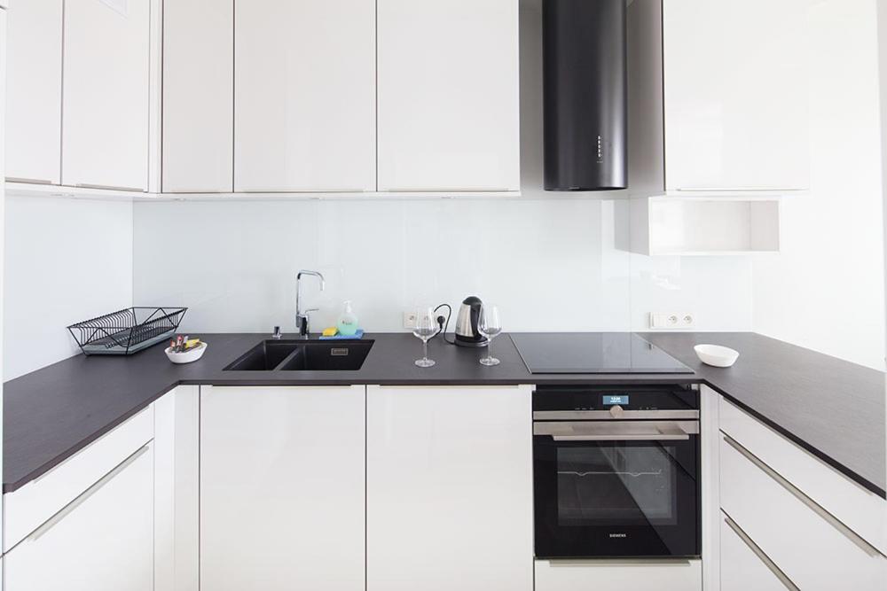 Capital Apartments - Towarowa Познань Экстерьер фото